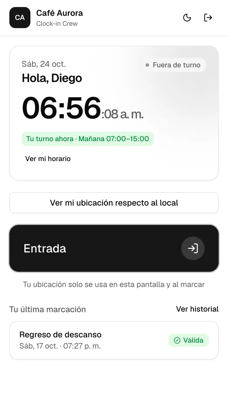 App del colaborador en el celular con el botón Entrada.